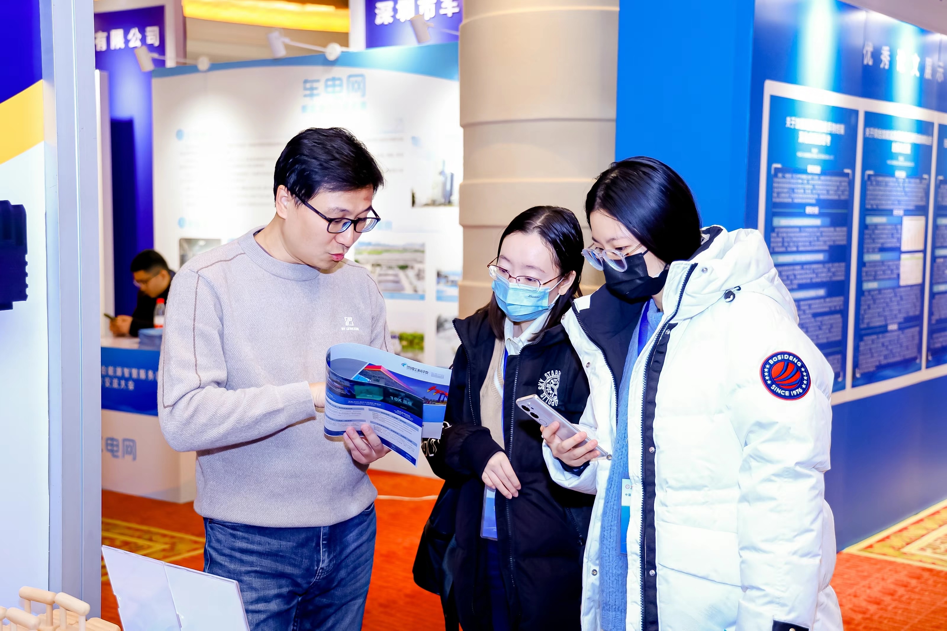 现场实测10倍感知压缩：加油站视频「回得来」「看得清」「看得懂」